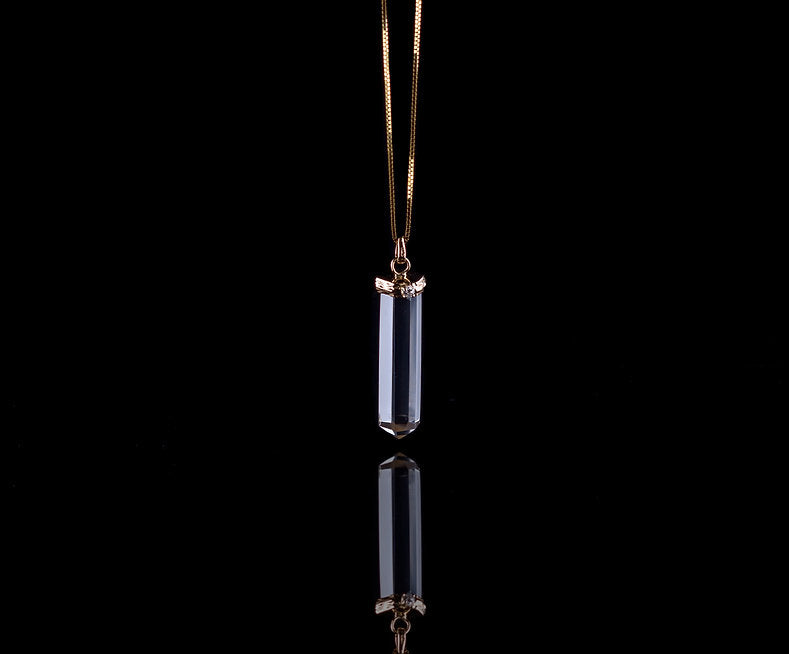 Slim 14k Gold Krýstallos Pendant