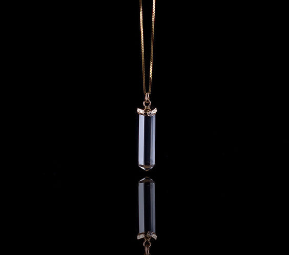 Slim 14k Gold Krýstallos Pendant